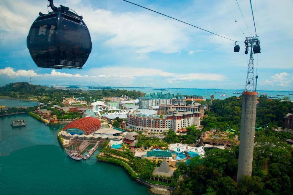Coliwoo Keppel Serviced Singapura